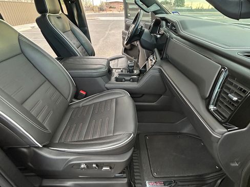 Used 2023 GMC Sierra 1500 AT4X image 18