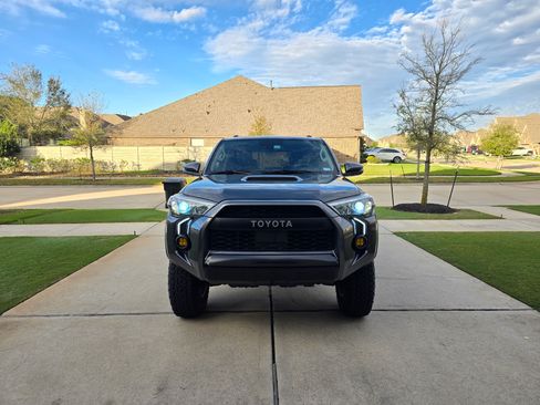 Used 2020 Toyota 4Runner TRD Off-Road Premium image 1