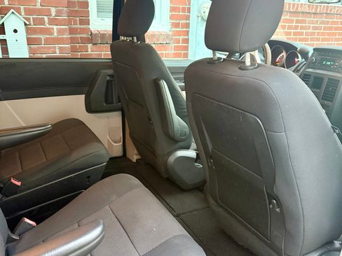 Used 2008 Dodge Grand Caravan SE image 5