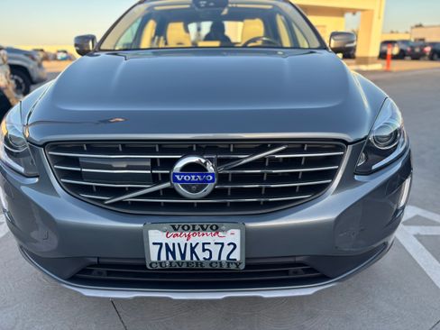 Used 2016 Volvo XC60 T5 Platinum FWD image 2