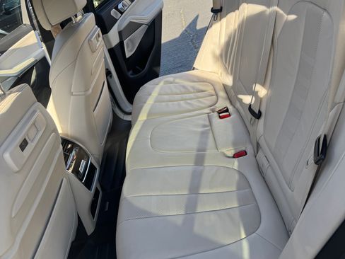 Used 2020 BMW X5 M50i w/ Executive Package image 9