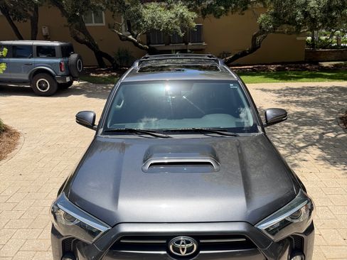 Used 2020 Toyota 4Runner TRD Off-Road Premium w/ Moonroof Package AWD/4WD image 9