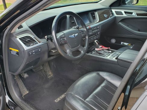 Used 2015 Hyundai Genesis 3.8 image 1