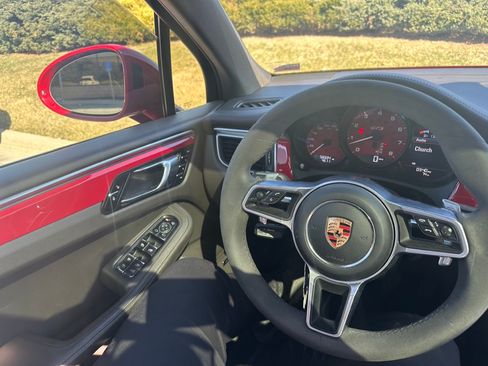 Used 2018 Porsche Macan GTS image 13