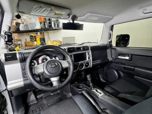 Used 2007 Toyota FJ Cruiser 2WD image 16