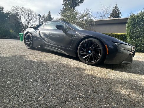 Used 2016 BMW i8 image 6