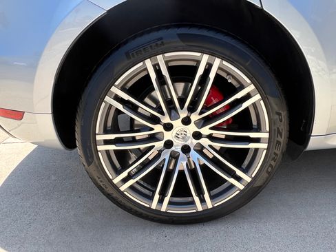 Used 2018 Porsche Macan Turbo image 16