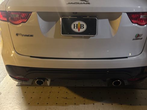 Used 2019 Jaguar F-PACE S image 10