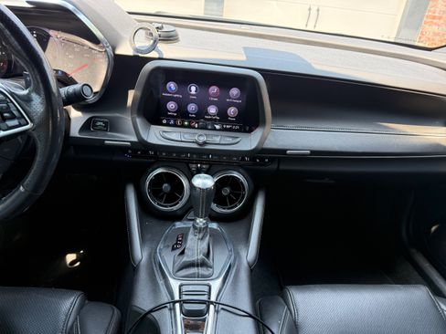 Used 2020 Chevrolet Camaro SS RWD image 11