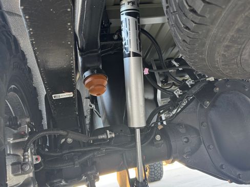 Used 2025 GMC Sierra 2500 Denali Ultimate image 8