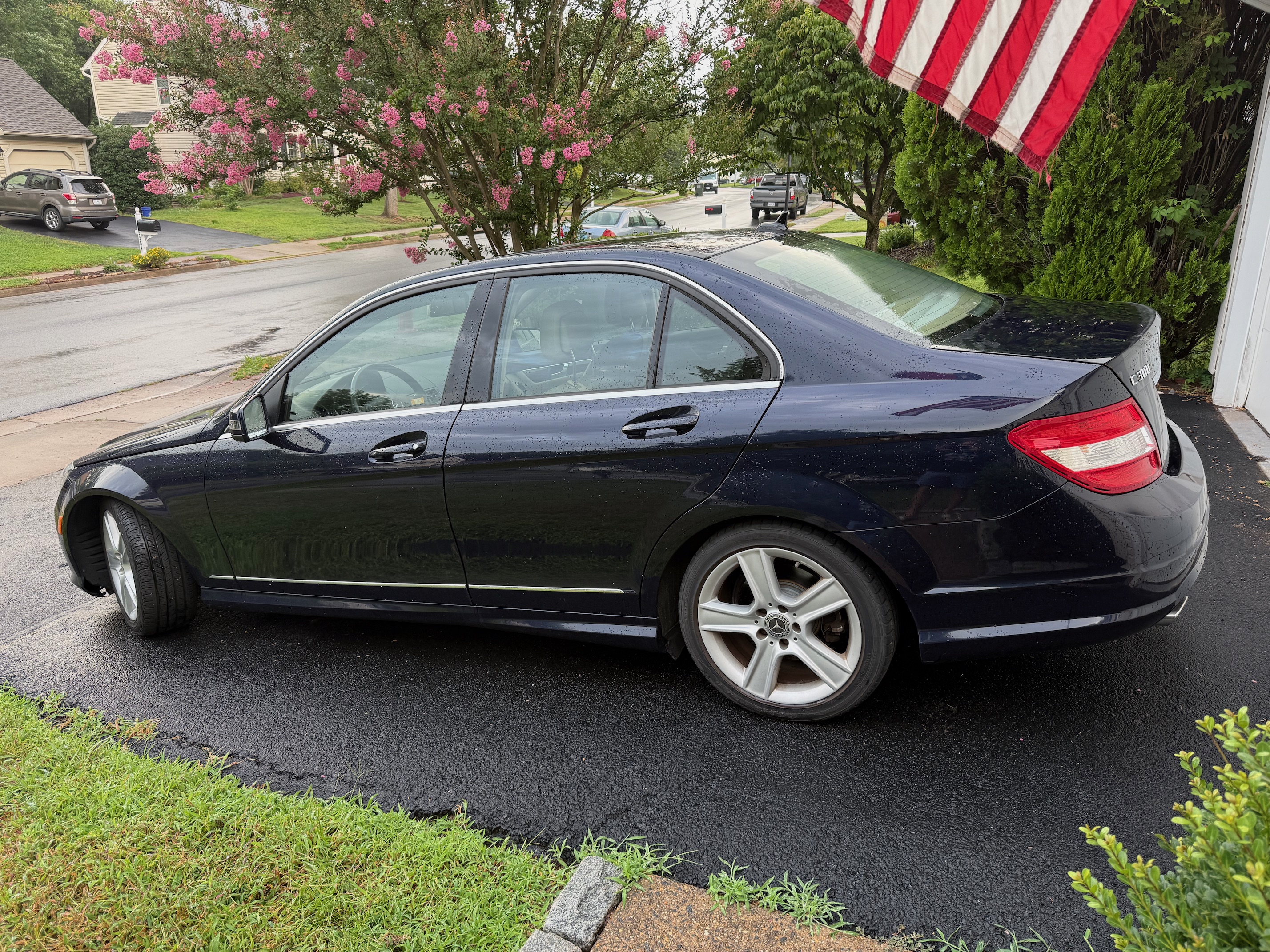 Used 2011 Mercedes-Benz C 300 4MATIC Sedan image 10