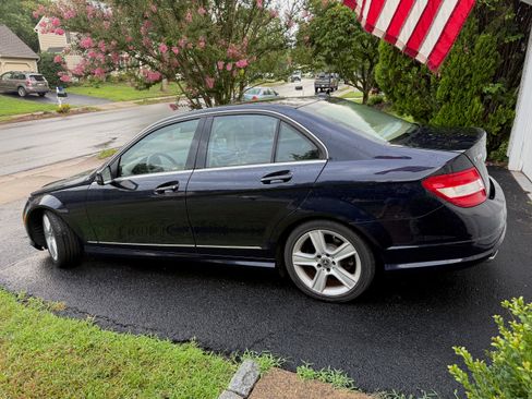 Used 2011 Mercedes-Benz C 300 4MATIC Sedan image 10