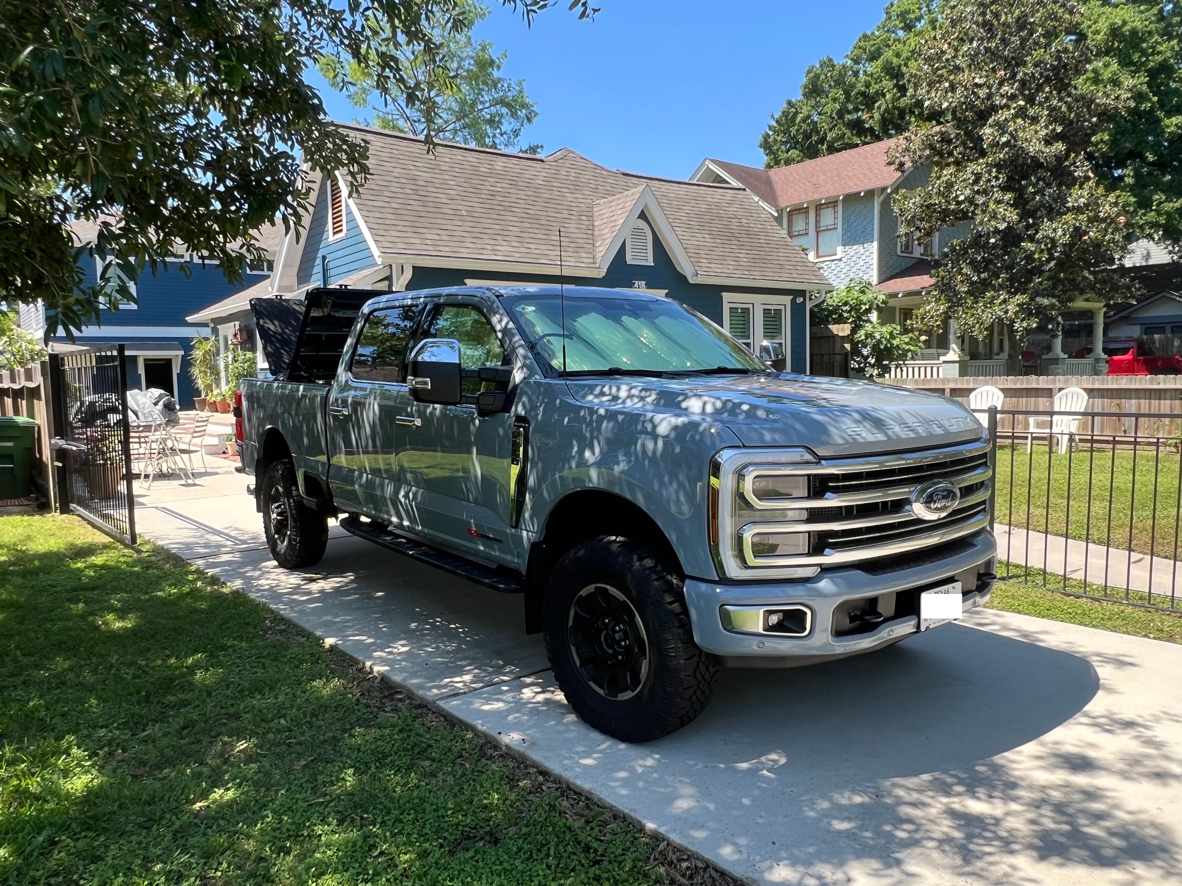 Used 2025 Ford F250 Platinum w/ Platinum Plus Package AWD/4WD image 12