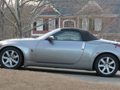 Used 2005 Nissan 350Z Touring RWD image 6