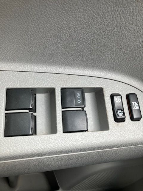 Used 2013 Toyota Highlander 4WD w/ Cold Weather Pkg image 15