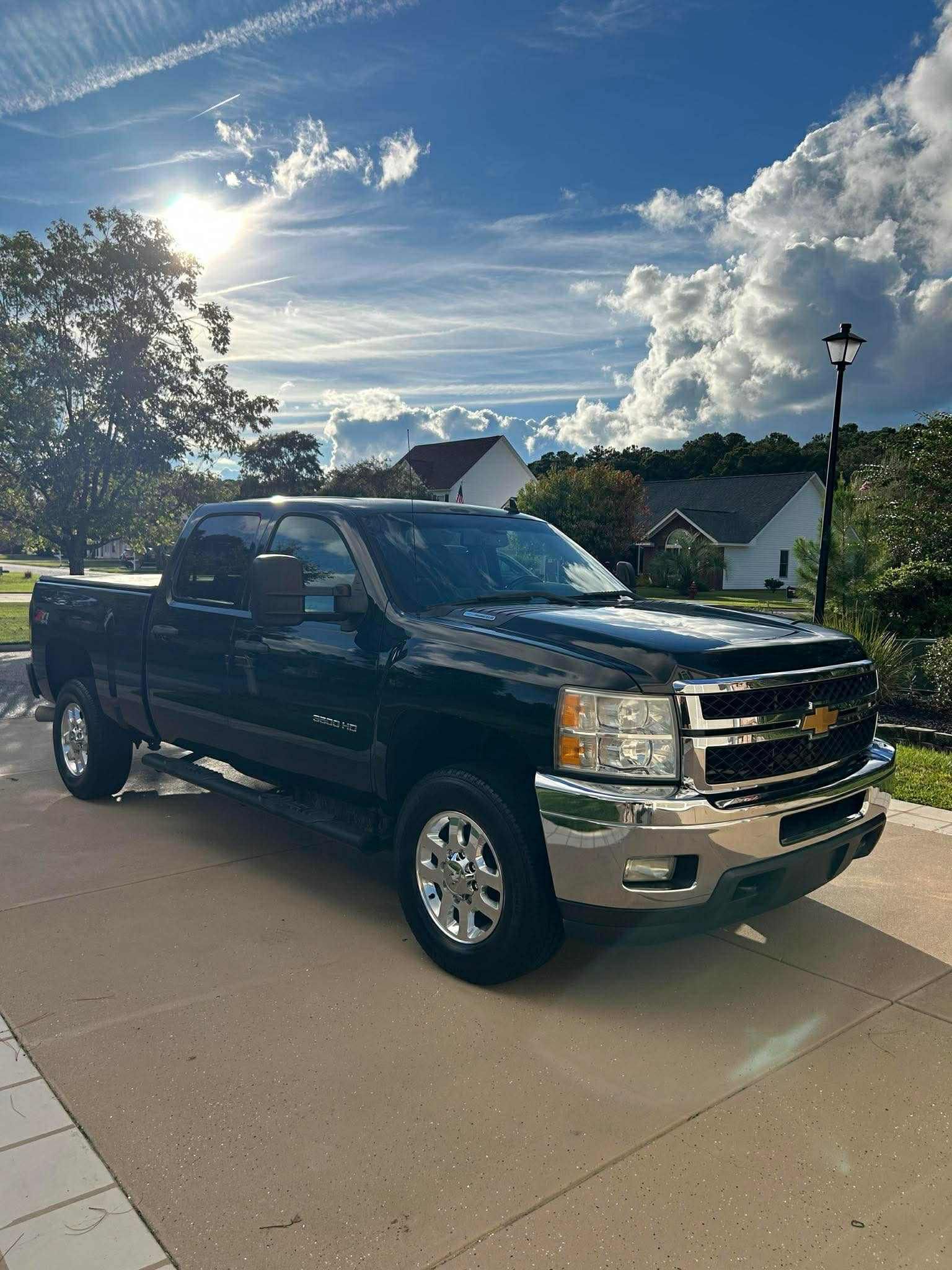 Used 2012 Chevrolet Silverado 3500 LT w/ Interior Plus Package AWD/4WD image 2