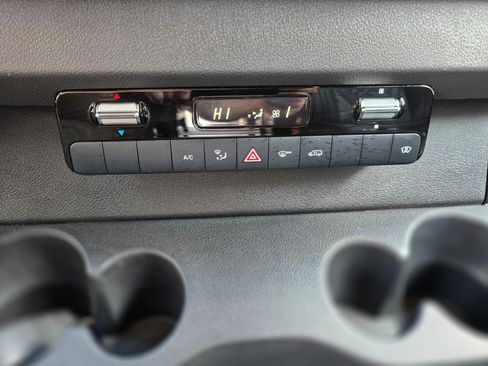 Used 2022 Mercedes-Benz Sprinter 3500 image 13