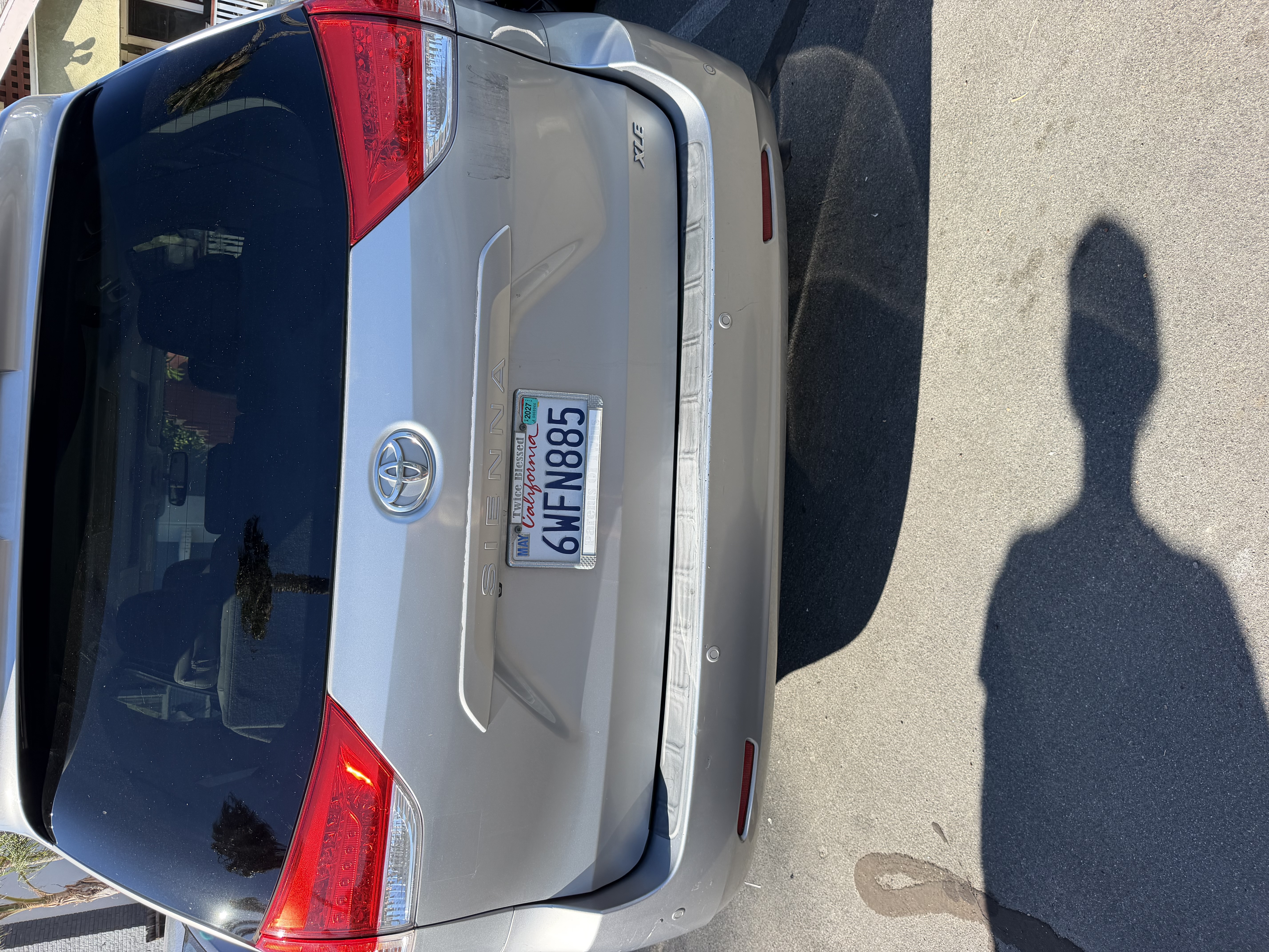 Used 2012 Toyota Sienna XLE FWD image 12