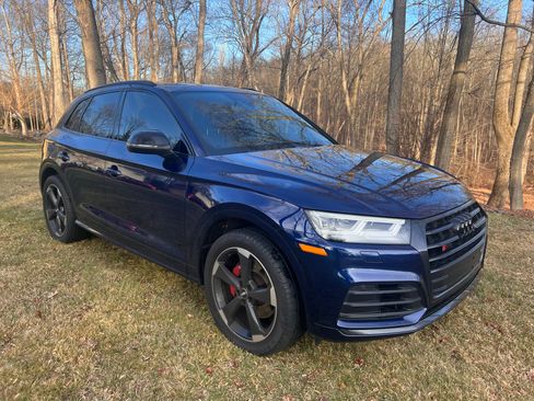 Used 2019 Audi SQ5 Premium Plus w/ Premium Plus Package image 2