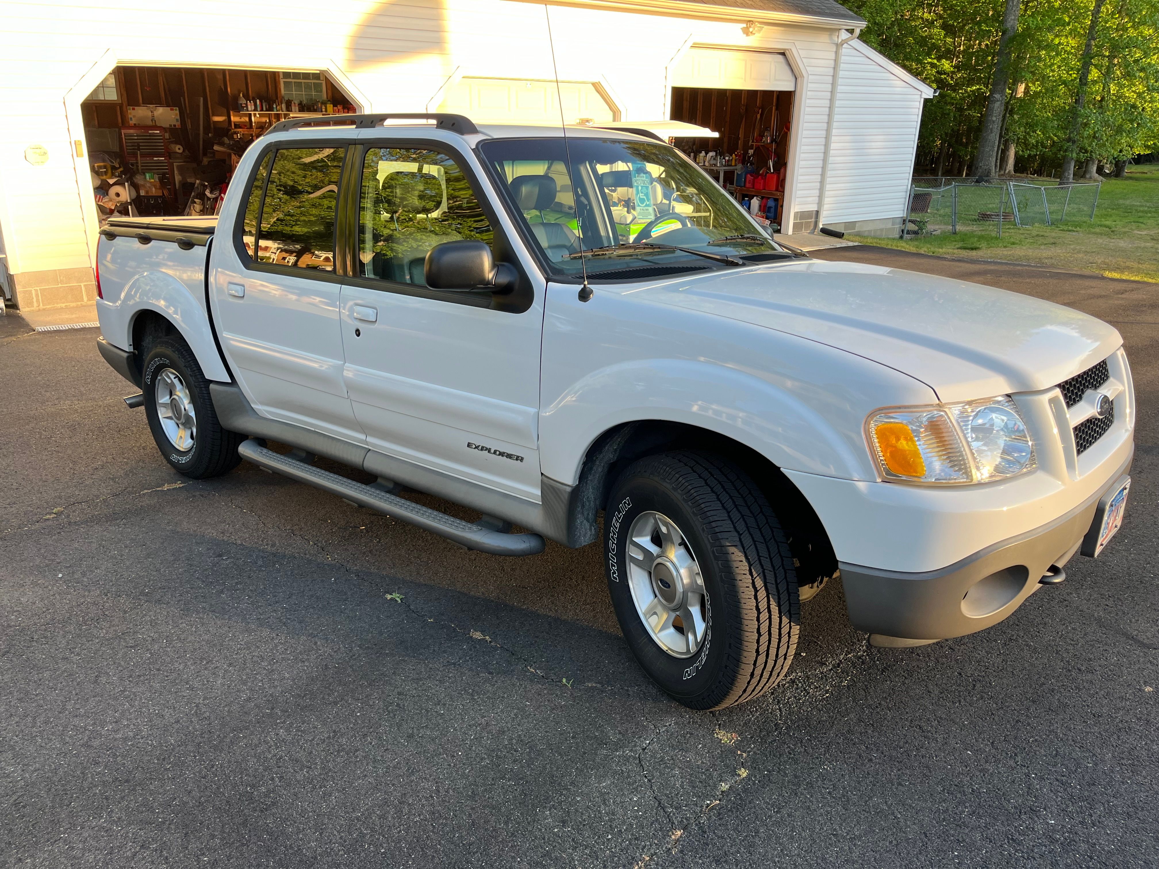 Used 2001 Ford Explorer Sport Trac 4x4 image 5