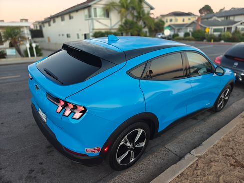 Used 2022 Ford Mustang Mach-E Select image 5