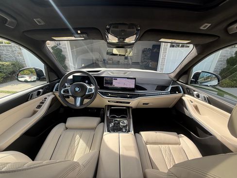 Used 2026 BMW X7 xDrive40i w/ Executive Package image 25