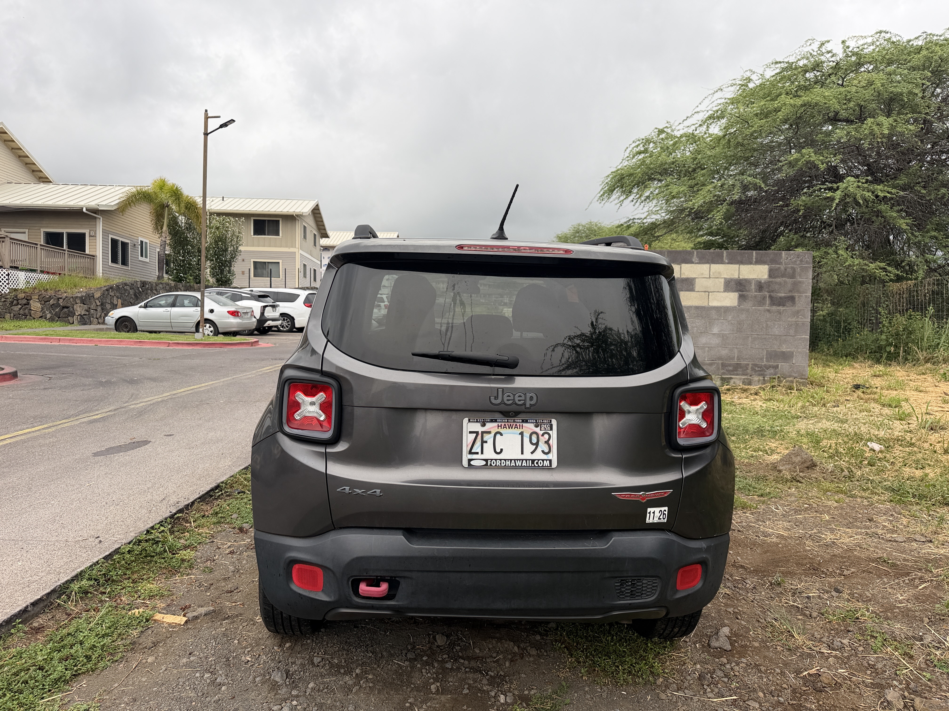 Used 2017 Jeep Renegade Trailhawk AWD/4WD image 18
