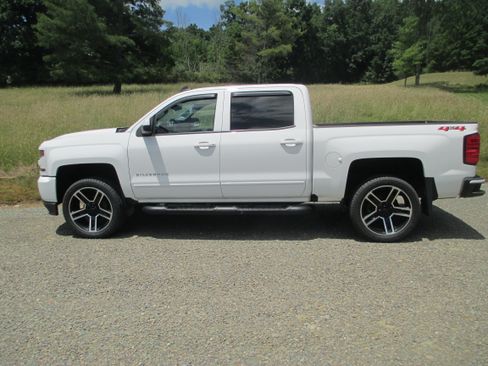 Used 2018 Chevrolet Silverado 1500 LT w/ All Star Edition AWD/4WD image 1