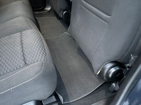 Used 2018 GMC Acadia SLE image 24