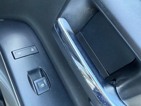 Used 2018 Chevrolet Silverado 1500 LT w/ Texas Edition image 6