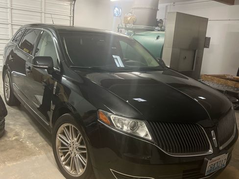 Used 2014 Lincoln MKT AWD w/ Equipment Group 201A image 1