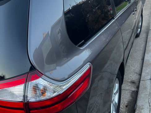 Used 2015 Toyota Sienna LE image 4