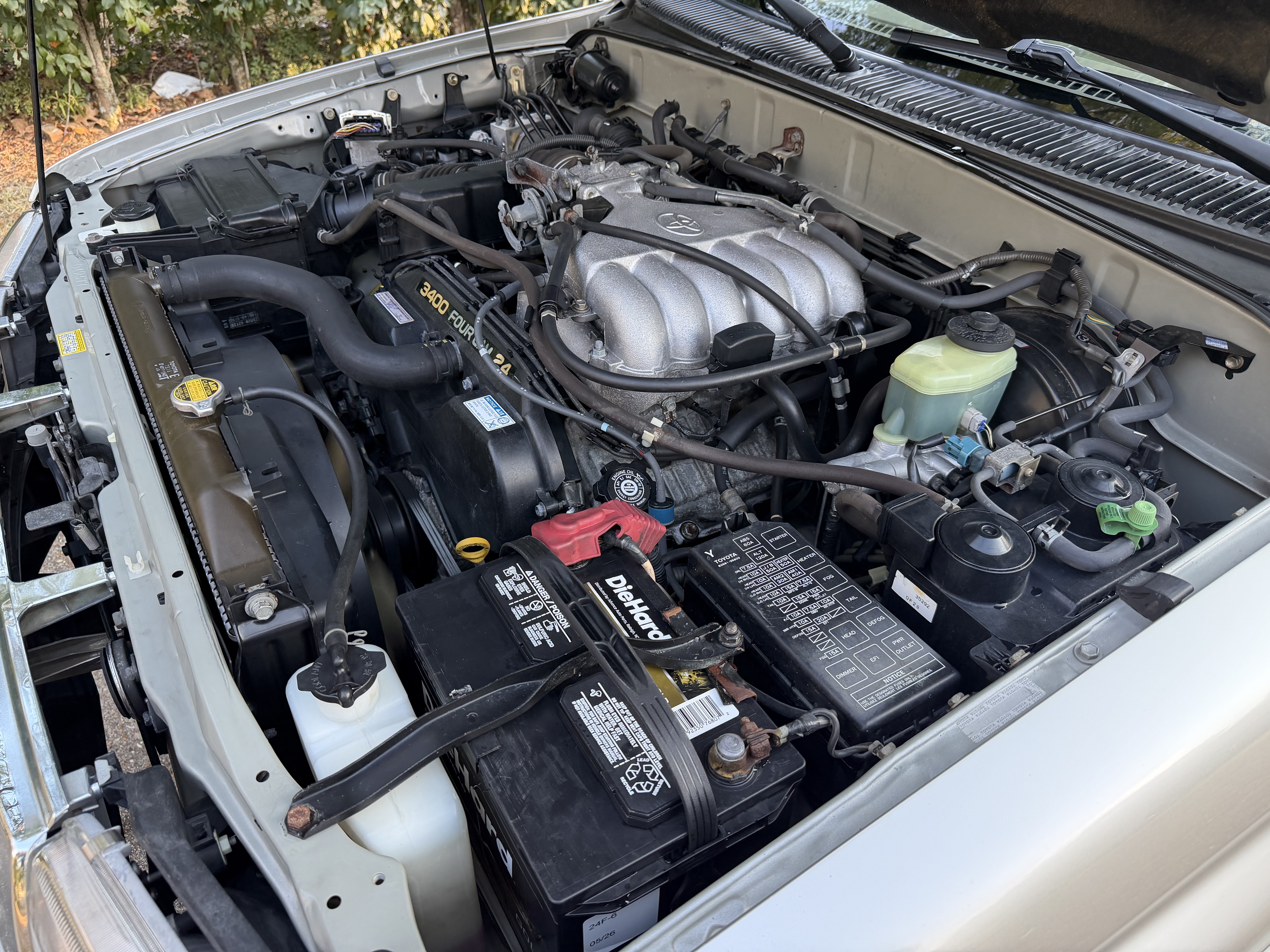 Used 2000 Toyota 4Runner Limited AWD/4WD image 15
