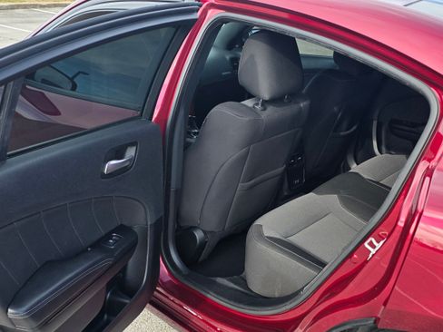 Used 2020 Dodge Charger SXT w/ Blacktop Package image 11