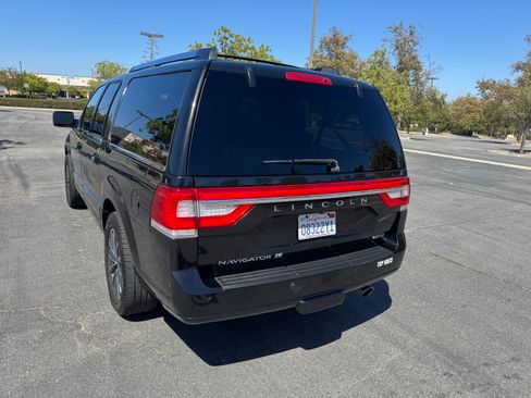 Used 2015 Lincoln Navigator L 2WD image 5
