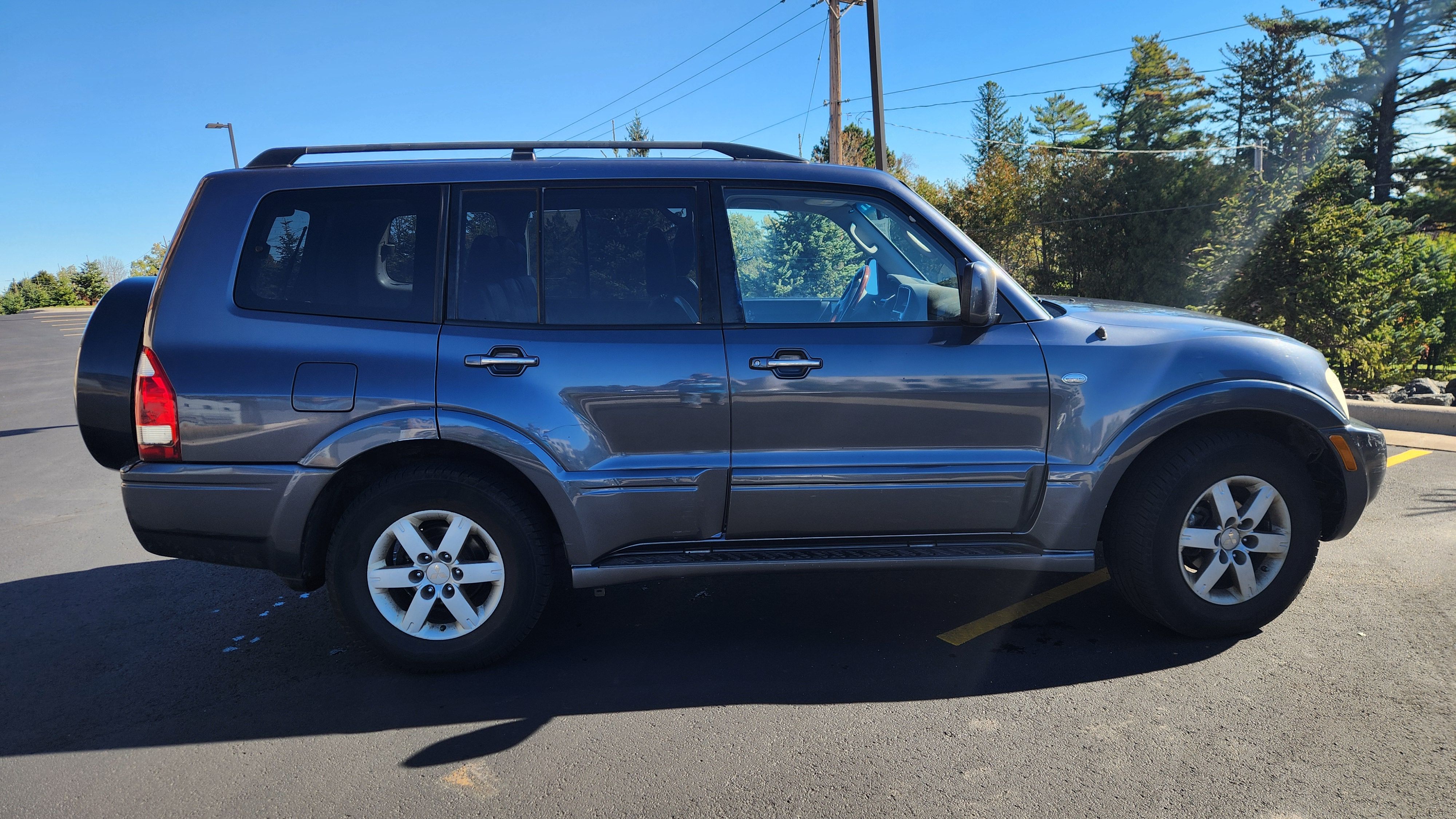 Used 2006 Mitsubishi Montero Limited AWD/4WD image 6