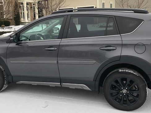 Used 2018 Toyota RAV4 Adventure AWD/4WD image 9