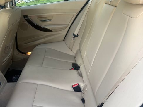 Used 2016 BMW 320i xDrive Sedan AWD/4WD image 9