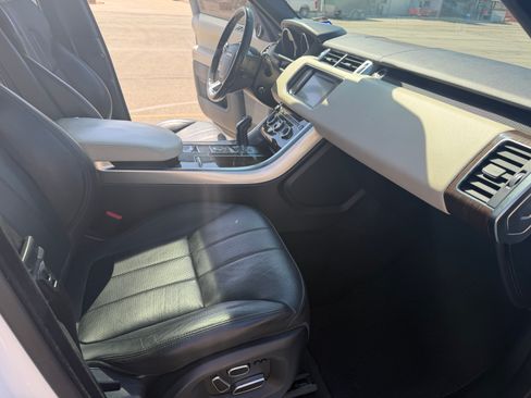 Used 2014 Land Rover Range Rover Sport HSE image 11