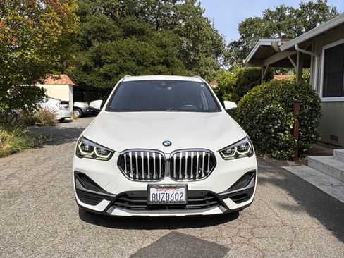 Used 2021 BMW X1 xDrive28i w/ Premium Package AWD/4WD image 2