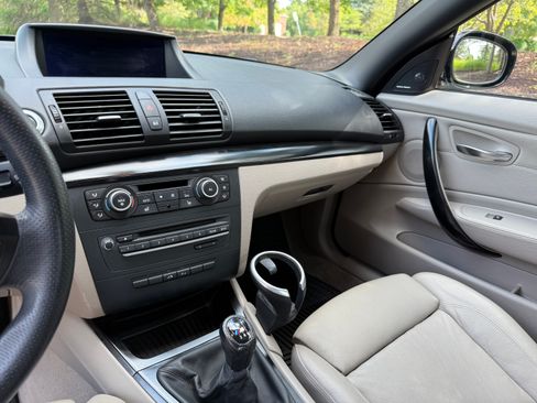 Used 2011 BMW 135i Convertible RWD image 23