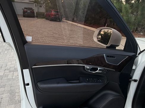 Used 2019 Volvo XC90 T6 Momentum w/ Advanced Package AWD/4WD image 11