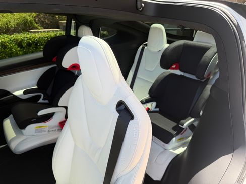 Used 2022 Tesla Model X AWD/4WD image 16