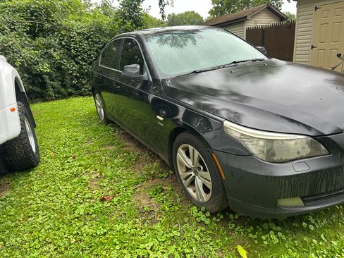 Used 2010 BMW 528i xDrive Sedan AWD/4WD image 12