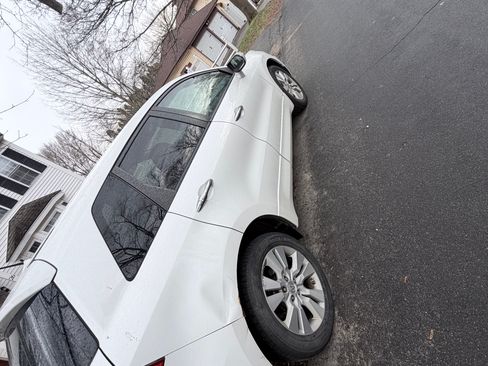 Used 2011 Acura RDX SH-AWD image 11