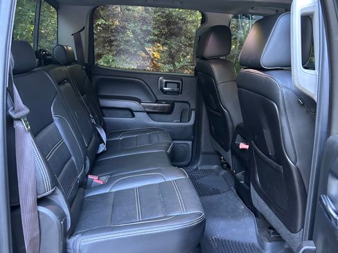 Used 2015 GMC Sierra 3500 Denali w/ Duramax Plus Package image 8