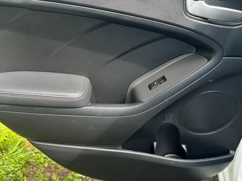 Used 2017 Kia Forte LX image 21