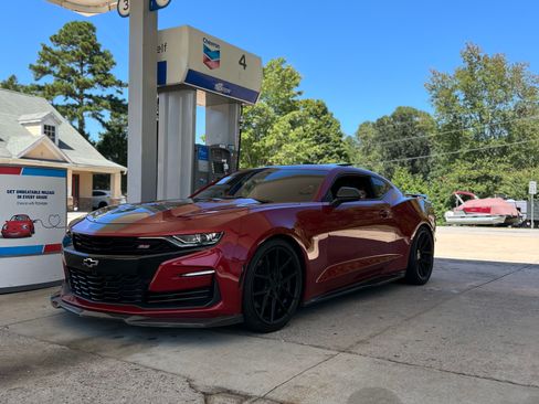 Used 2019 Chevrolet Camaro SS image 11