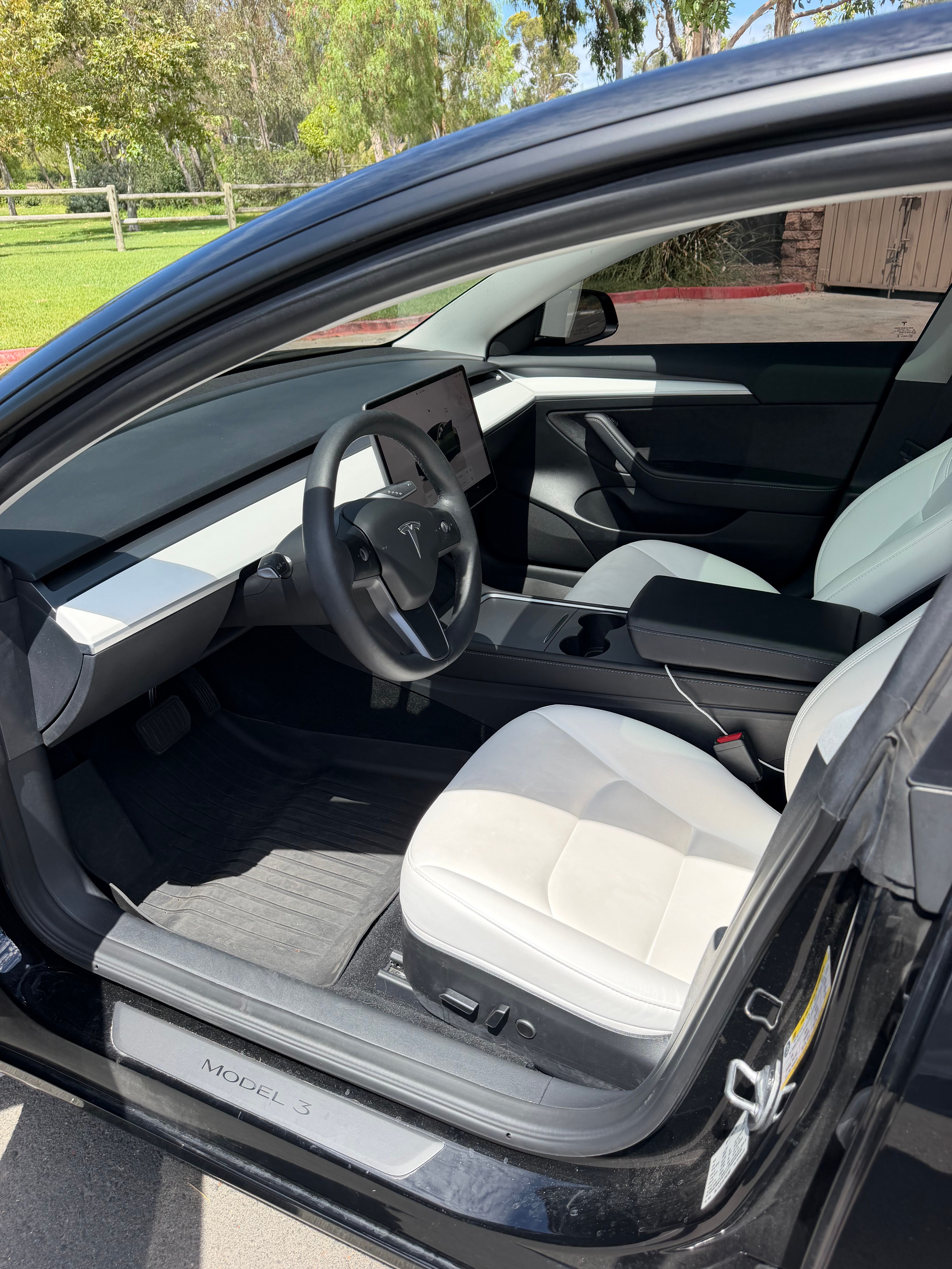 Used 2023 Tesla Model 3 Standard Range RWD image 9
