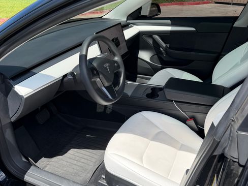 Used 2023 Tesla Model 3 Standard Range RWD image 9